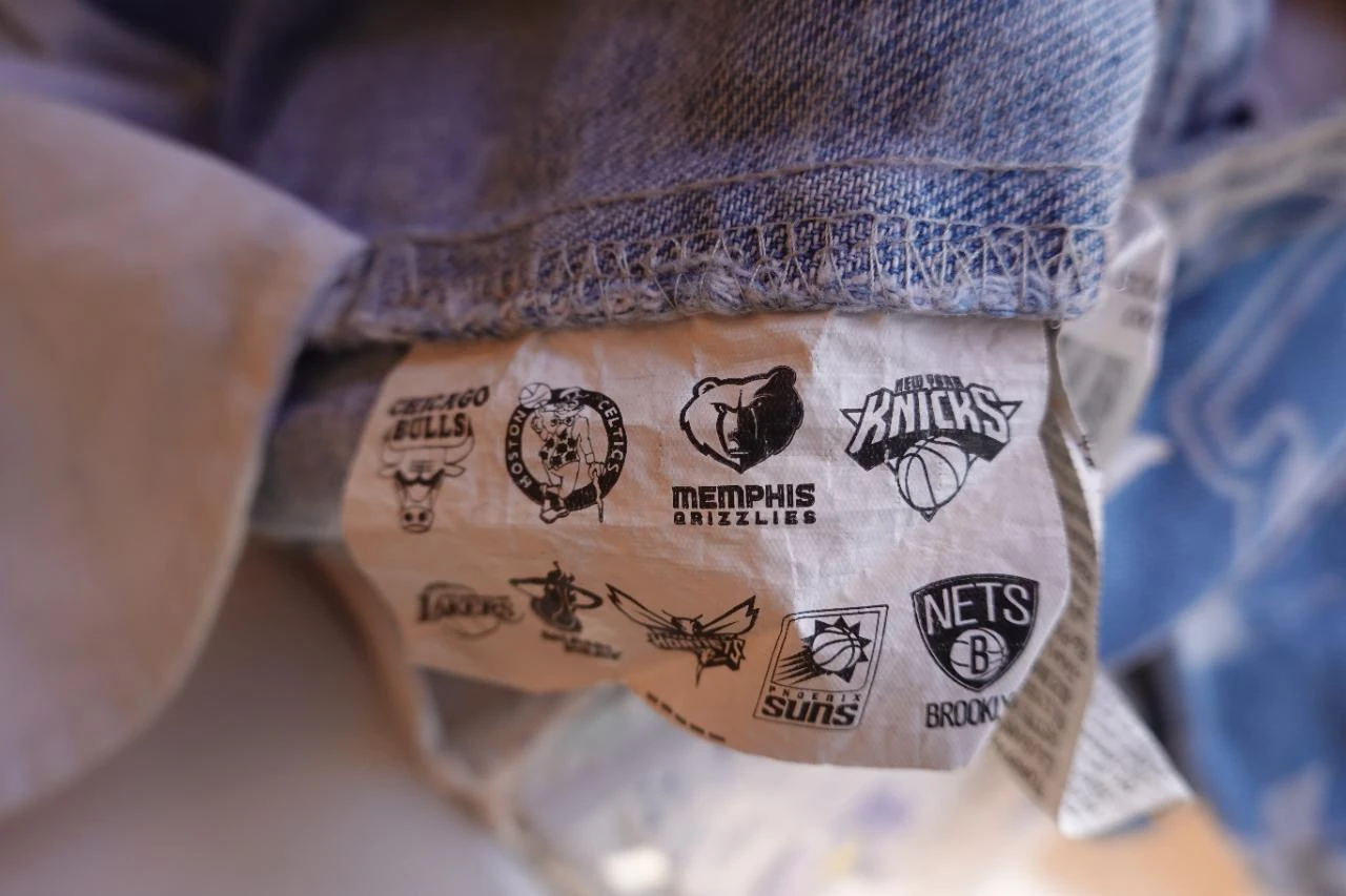 Lefties x NBA All-Over Print Jeans size 36 – photo 4
